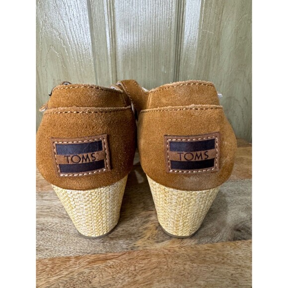 Womens Toms Shoes Wedge Heel Sandals Brown Suede Tassle Ankle Strap Sz 8.5 - Picture 5 of 6